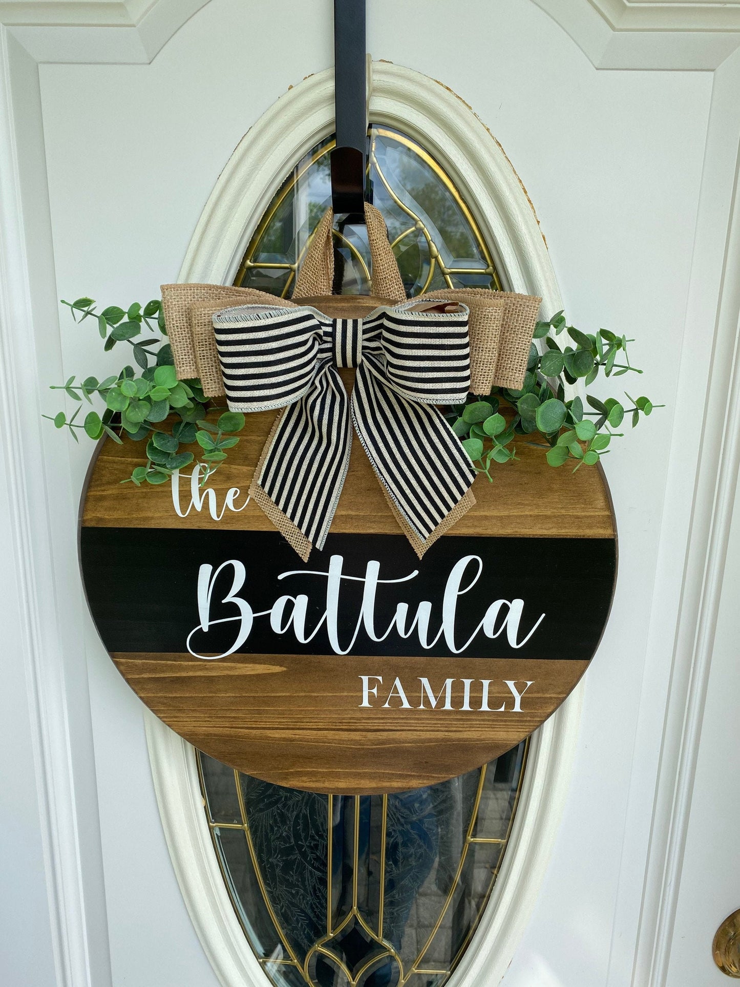Last Name Sign, Last Name Door Sign, Round Family Name Sign, Last Name Door Hanger, Round Wooden Sign, Closing Gift Sign, Farmhouse Decor
