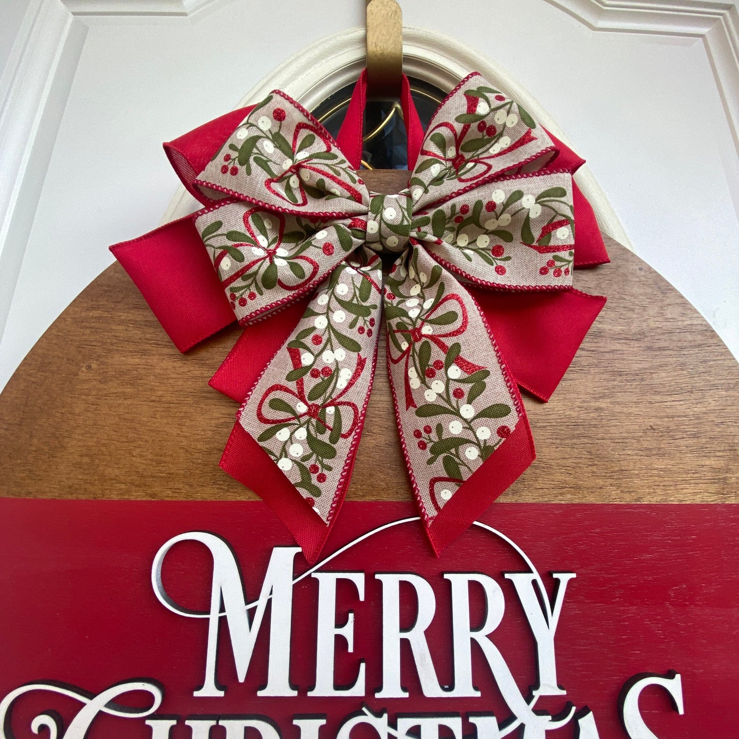 Merry Christmas Round Wood Door Hanger, Merry Christmas Sign, Christmas Decor, Christmas Wreath