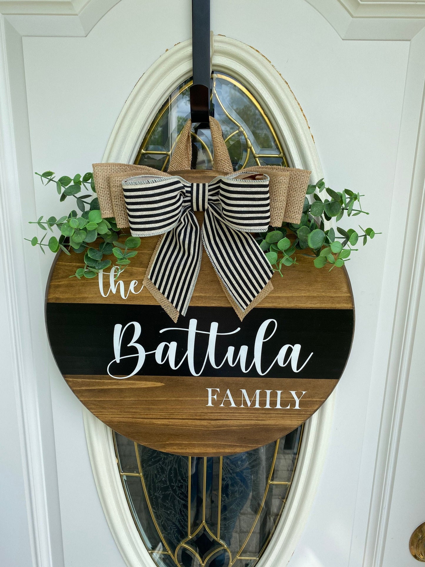 Last Name Sign, Last Name Door Sign, Round Family Name Sign, Last Name Door Hanger, Round Wooden Sign, Closing Gift Sign, Farmhouse Decor